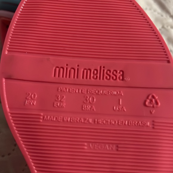 Mini Melissa - Picture 3 of 3